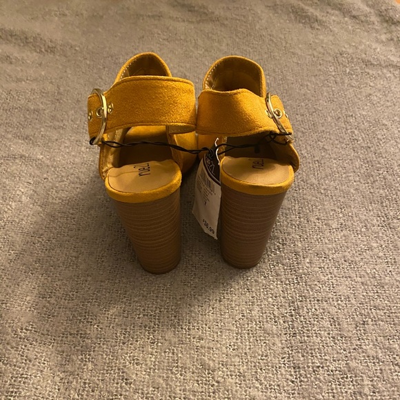 Rue21 heels sandals - Picture 3 of 7